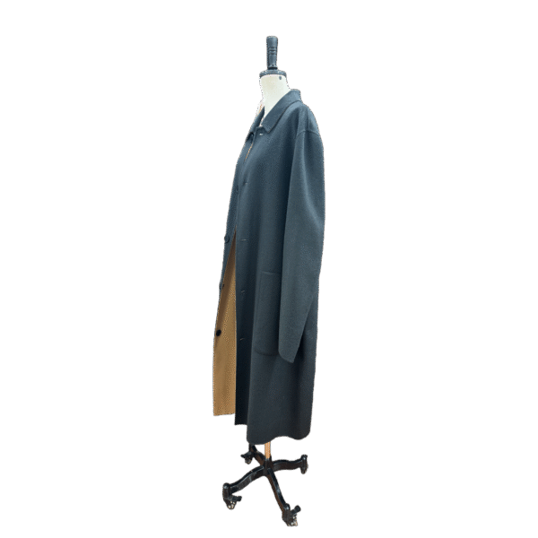 Custom single-breasted Spread Collar Reversible Coat in Wool Cashmere Blend for Fall or Winter Wear - Image 5