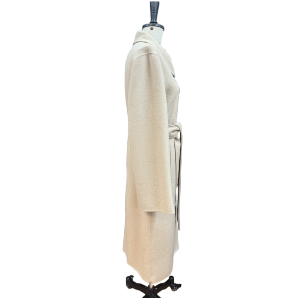 Custom Classic Single-breasted slim silhouette belted wool coat for Fall/Winter - Image 4