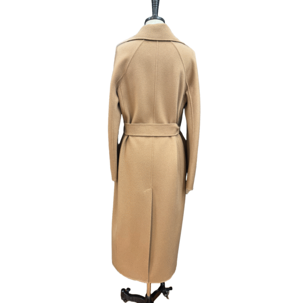 Custom camel Belted Flattering Silhouette single back vent wool coat for Fall/Winter - Image 4