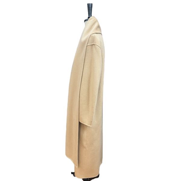Custom camel Belted Flattering Silhouette single back vent wool coat for Fall/Winter - Image 4