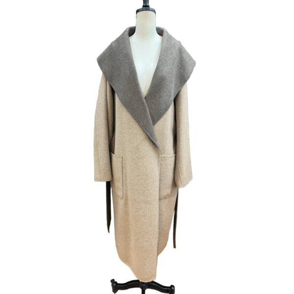 Super Luxe Two-tone Design Relaxed Fit Wool Cape Coat With A Wide Shawl-style Collar For Fall/Winter