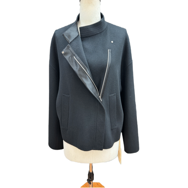 Custom Fall/Winter Classic Notch Lapels Zippered Black Tweed Coat Women’s With Front Vertical Pockets - Image 4