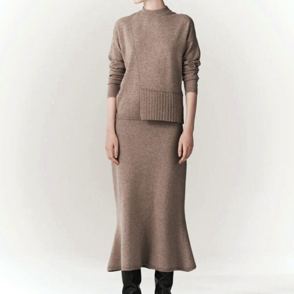 Cashmere Crew Neck Sweater With A Classic Silhouette - Image 4