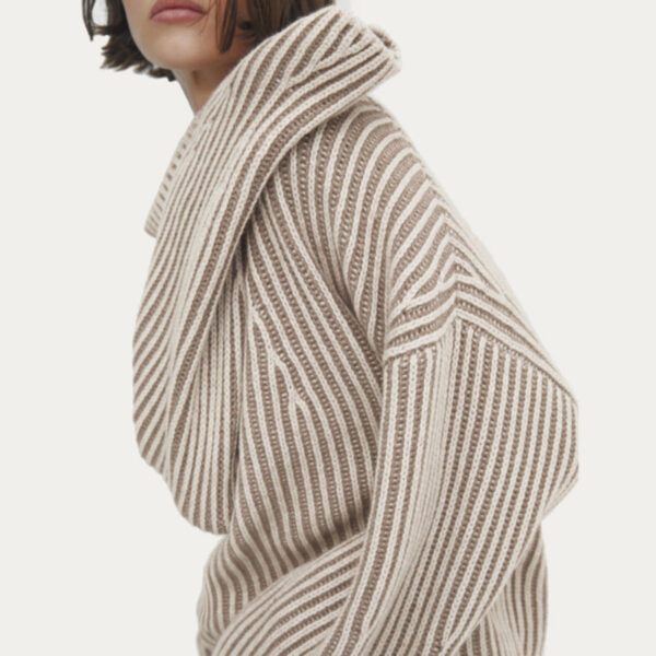 Ladies Loose-Fit Oversized Cashmere Two-Colors Brioche Sweater - Image 4