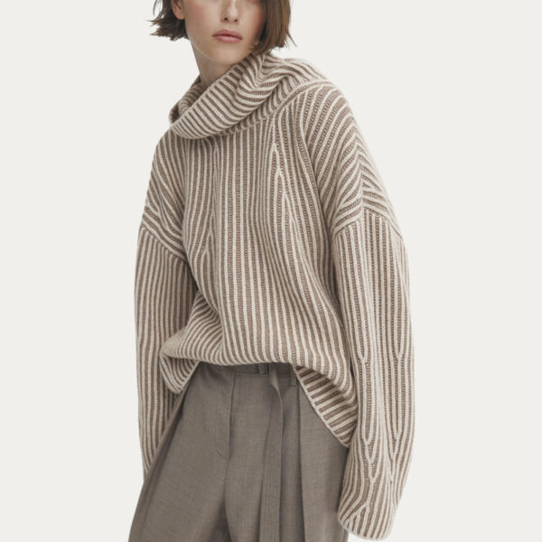Ladies Loose-Fit Oversized Cashmere Two-Colors Brioche Sweater - Image 6