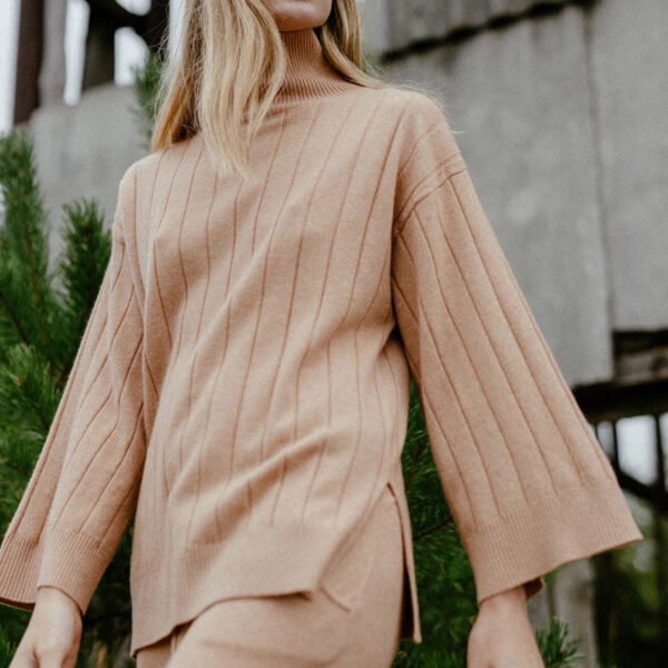 Ladies Rib Knit Cashmere Sweater With Split Sides And Wide-Sleeves - Image 2