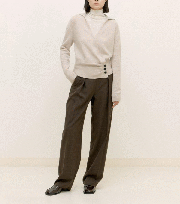 Ladies’ Loose Fit Pure Wool Jersey Knitting V-neck Button Closure Jumper - Image 4