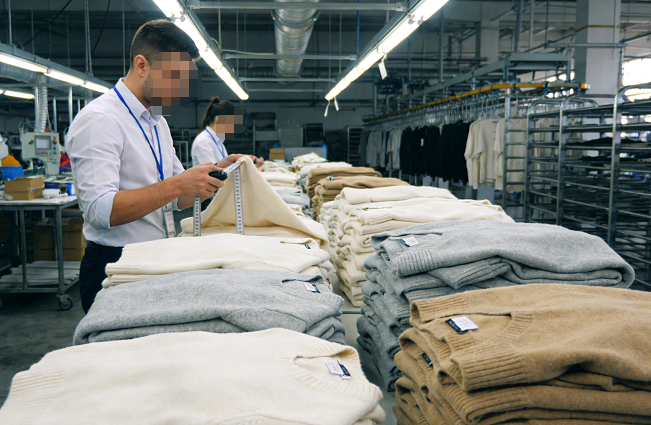 QC of Cashmere Garment Factory