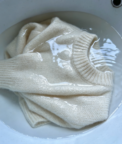 Wash the cashmere sweater