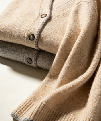 Thick cashmere cardigan